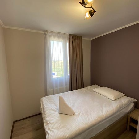 Autopark Hotel Львов Экстерьер фото
