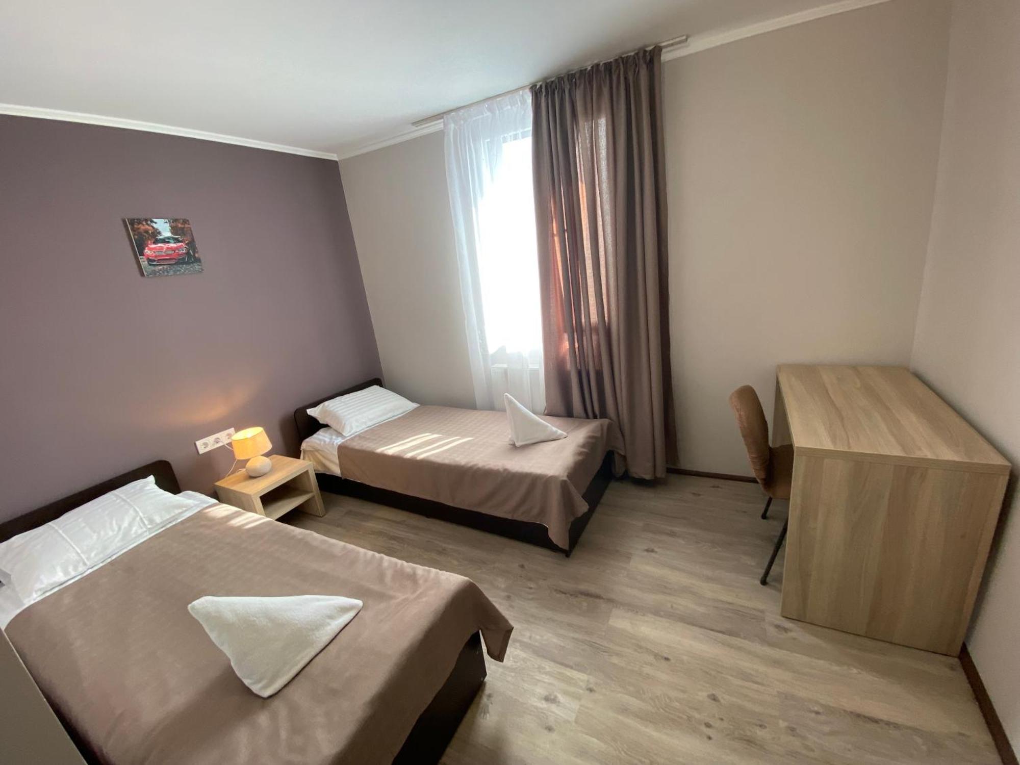 Autopark Hotel Львов Экстерьер фото