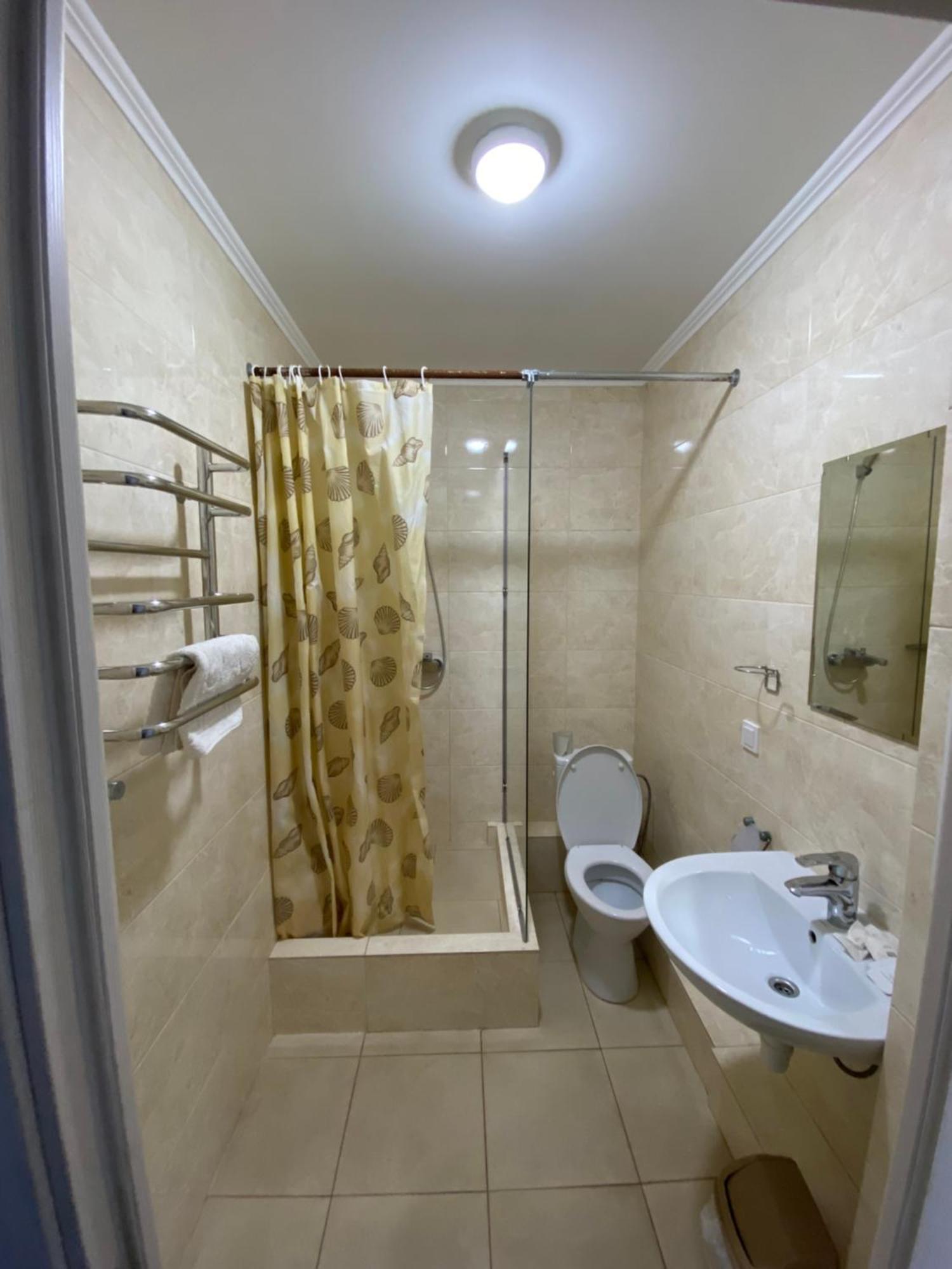 Autopark Hotel Львов Экстерьер фото