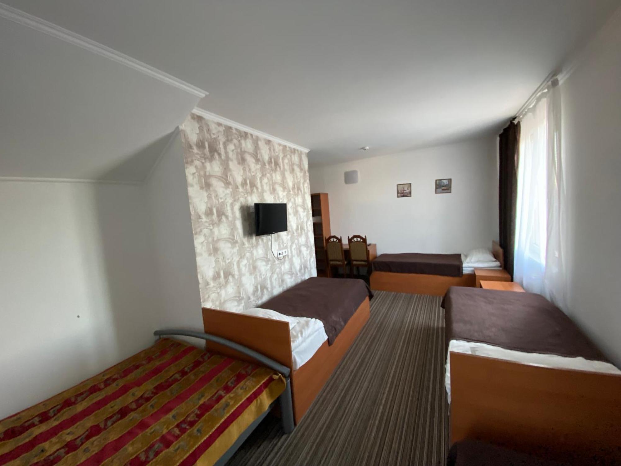Autopark Hotel Львов Экстерьер фото