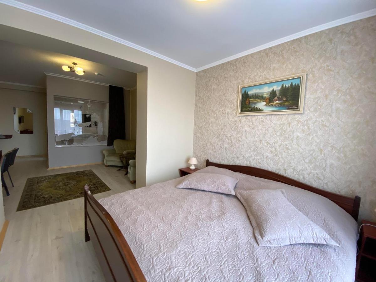 Autopark Hotel Львов Экстерьер фото