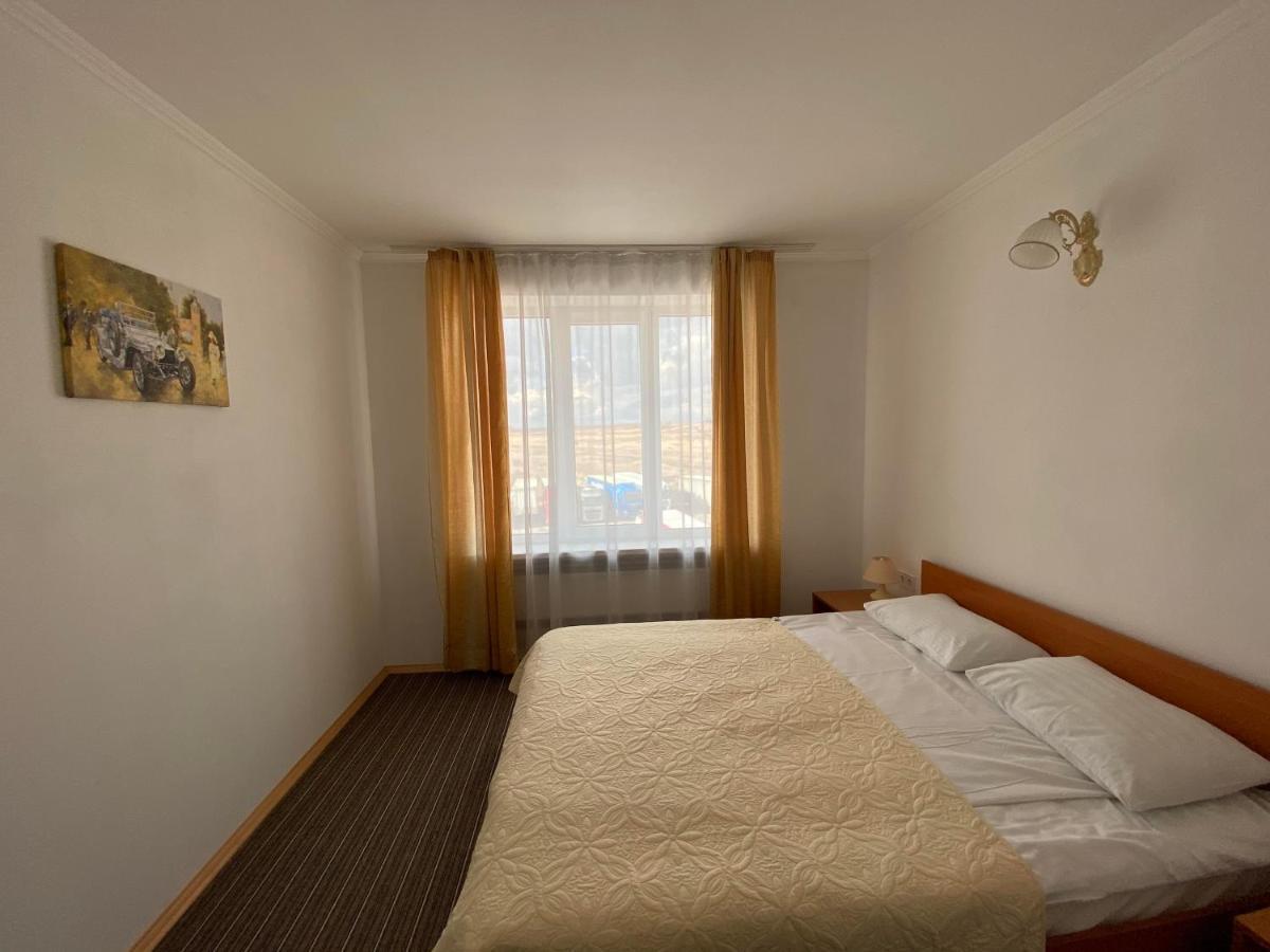 Autopark Hotel Львов Экстерьер фото