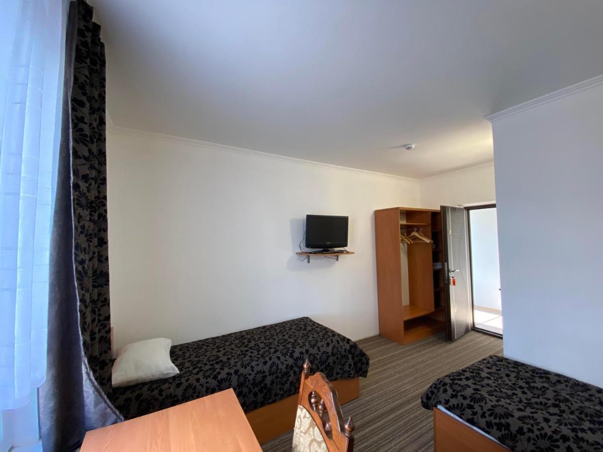 Autopark Hotel Львов Экстерьер фото