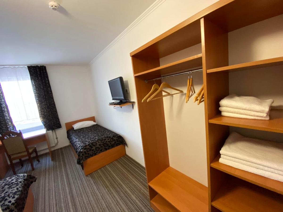 Autopark Hotel Львов Экстерьер фото